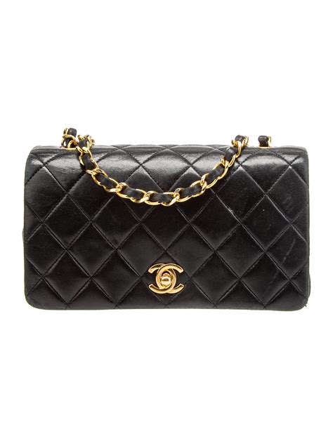 chanel mini quilted flap bag